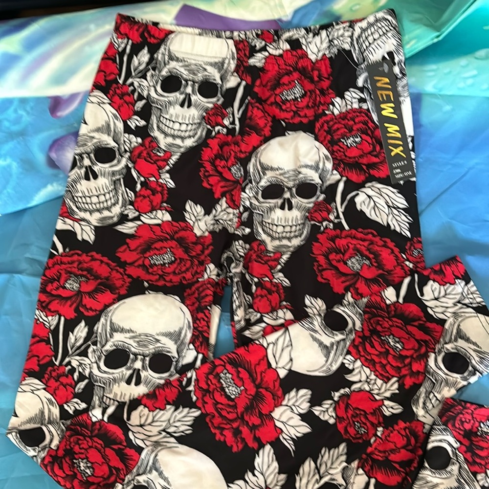 Sugar Skull And Roses Leggins
